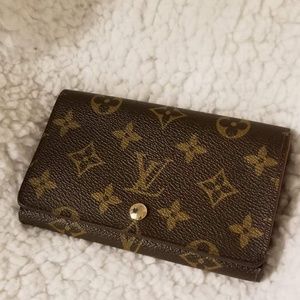 Louis Vuitton Sarah Wallet